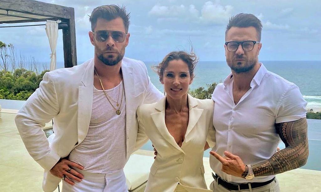 Elsa Pataky se derrite con este baile sexy de Chris Hemsworth en una espectacular 'fiesta blanca'