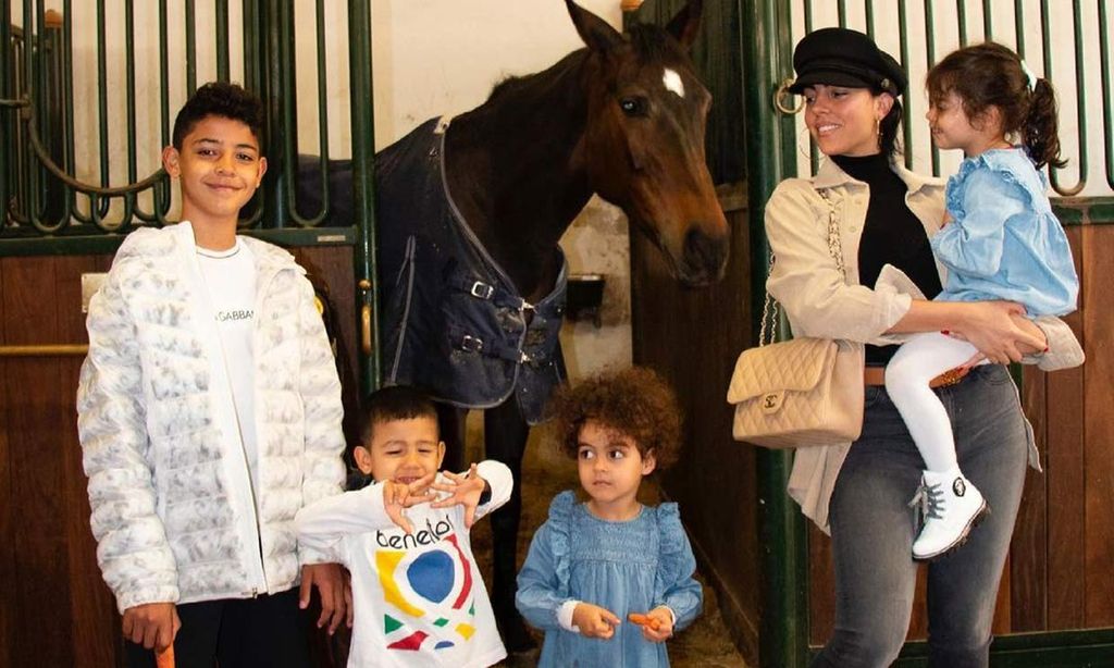 Georgina Rodríguez, emocionada por la sorpresa que le han dado sus niños: 'Mamá es mi nombre favorito'