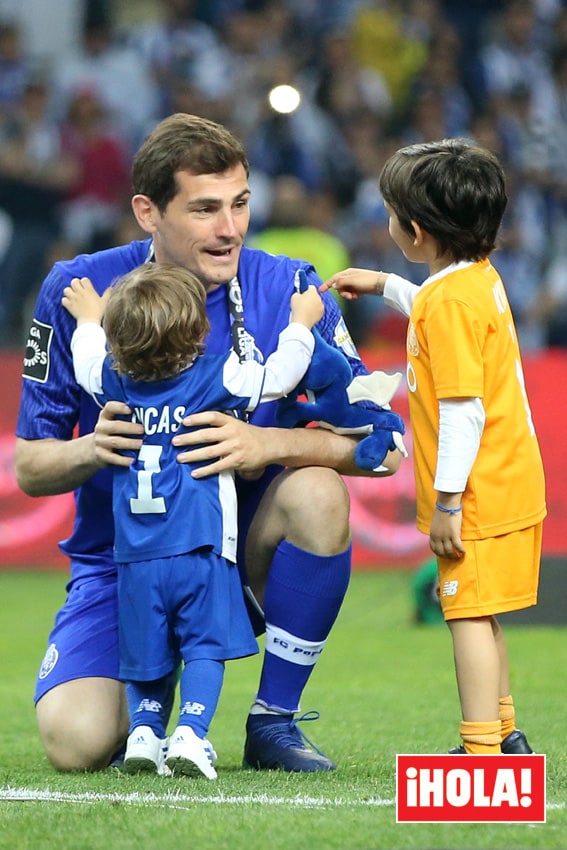 Iker Casillas con sus hijos