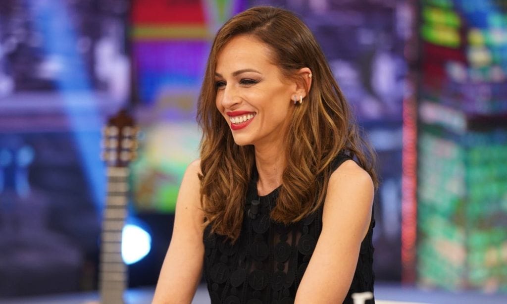 Eva González rememora el intento fallido de conquistar a su amor de la adolescencia