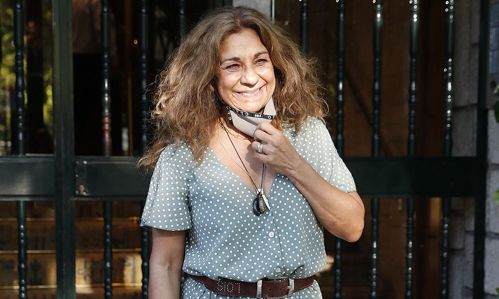 Lolita celebra un cumpleaños diferente con la visita de sus hijos, su exmarido y amigos