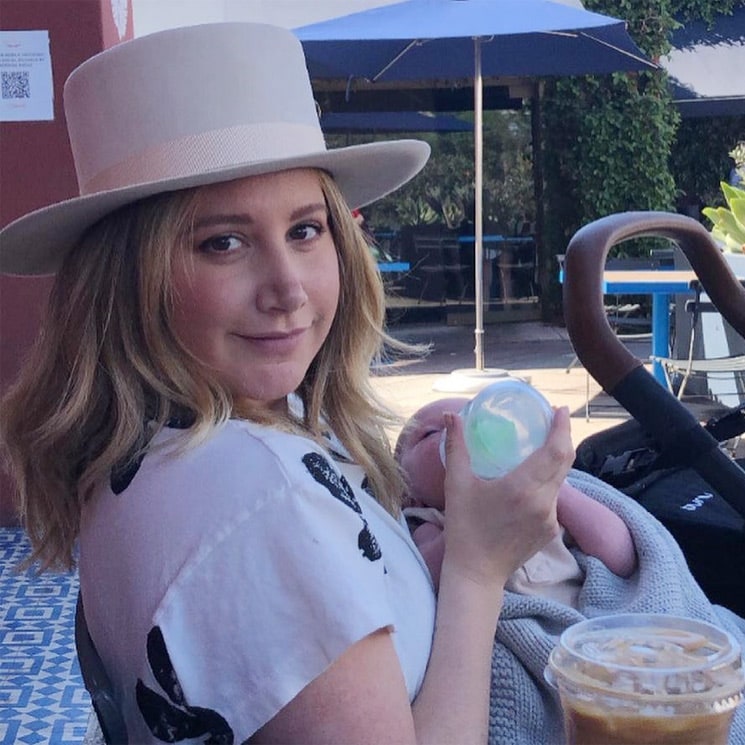 Ashley Tisdale ('High School Musical') presenta a su hija Jupiter