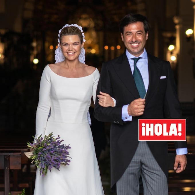 Las imágenes del emocionante momento en el que Alejandra Ruiz de Rato y Ernesto de Novales salen de la iglesia tras su boda
