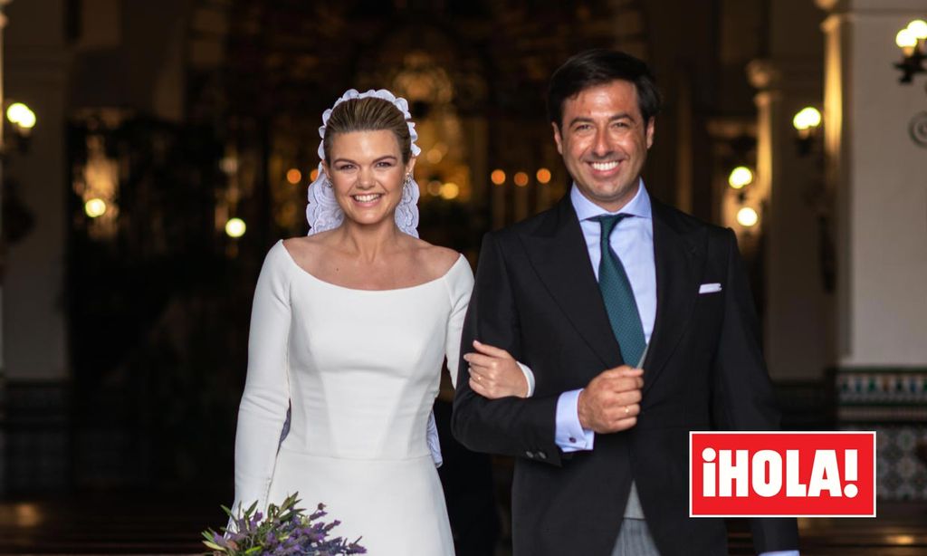 Las imágenes del emocionante momento en el que Alejandra Ruiz de Rato y Ernesto de Novales salen de la iglesia tras su boda