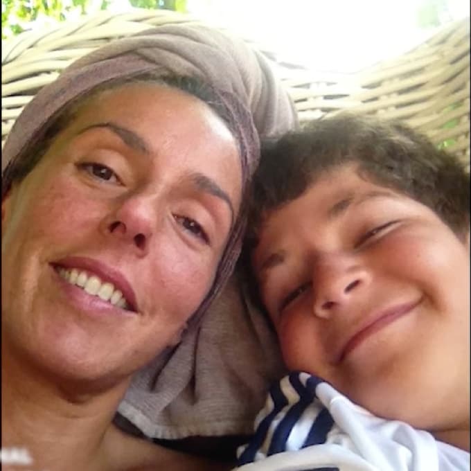 Rocío Carrasco, sobre la admiración de su hijo a Rocío Jurado: 'Se sabe todas las canciones de la abuela'