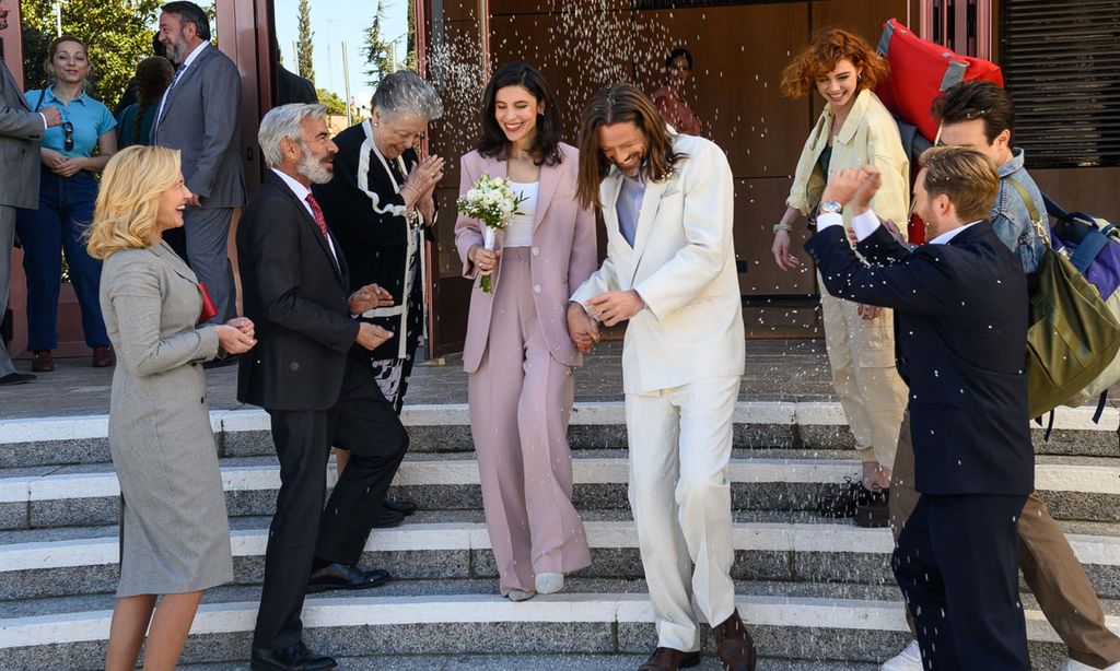 'Cuéntame' despide su temporada 21 con una boda, una muerte y el reencuentro de Carlos y Karina