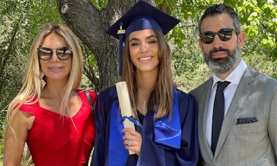 El orgullo de Ingrid Asensio y Fernando Sanz en la graduación de su hija Valeria