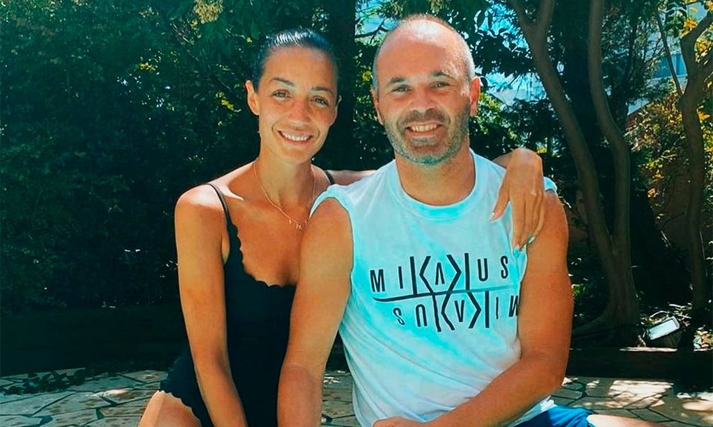 Andrés Iniesta, periodista por un día para hablar con su mujer, Anna Ortiz, sobre sus temas más personales