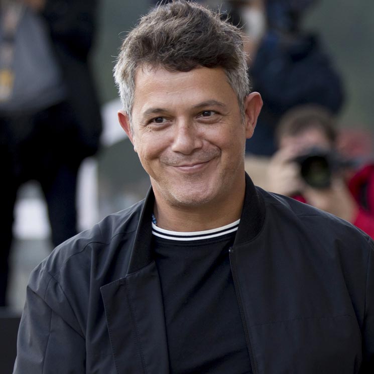 Alejandro Sanz, un padre orgulloso en la graduación de Alexander: 'Algo he hecho bien para merecer un hijo como tú'