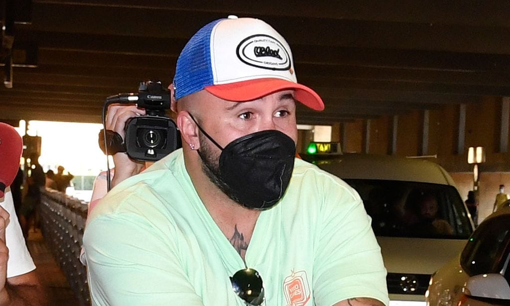 Kiko Rivera comparte otra foto de la comunión de su hijo en pleno cruce de acusaciones con Jessica Bueno