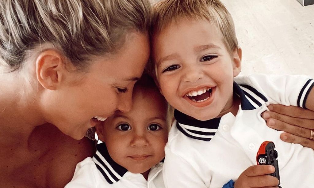 '¿A quién han salido?' Los mellizos de Alice Campello, unos mini 'fashion victims' de compras