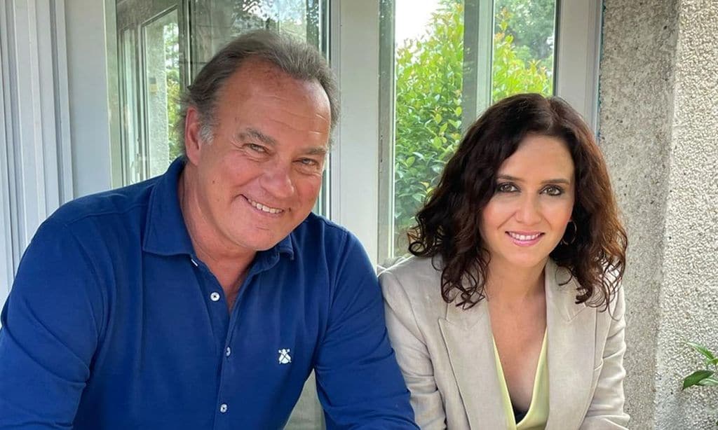 La muerte de su padre, su primera boda, la maternidad... Isabel Díaz Ayuso muestra su lado más personal