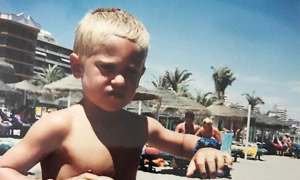 ¿Reconoces a este simpático niño rubio? Pista: el próximo lunes debutará en la Eurocopa