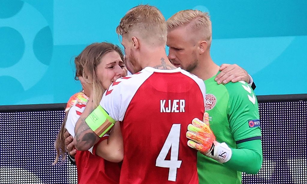 La desesperación y las lágrimas de la mujer de Ericksen cuando el jugador se desplomó en el campo