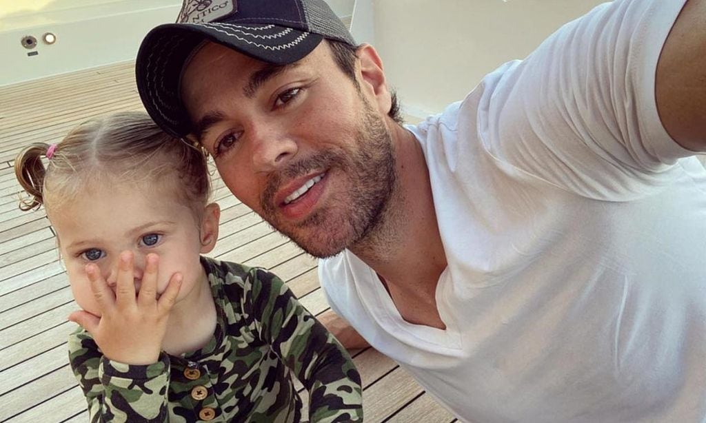 Enrique Iglesias comparte lo mayor que está su pequeña Mary, que ya tiene un año y medio