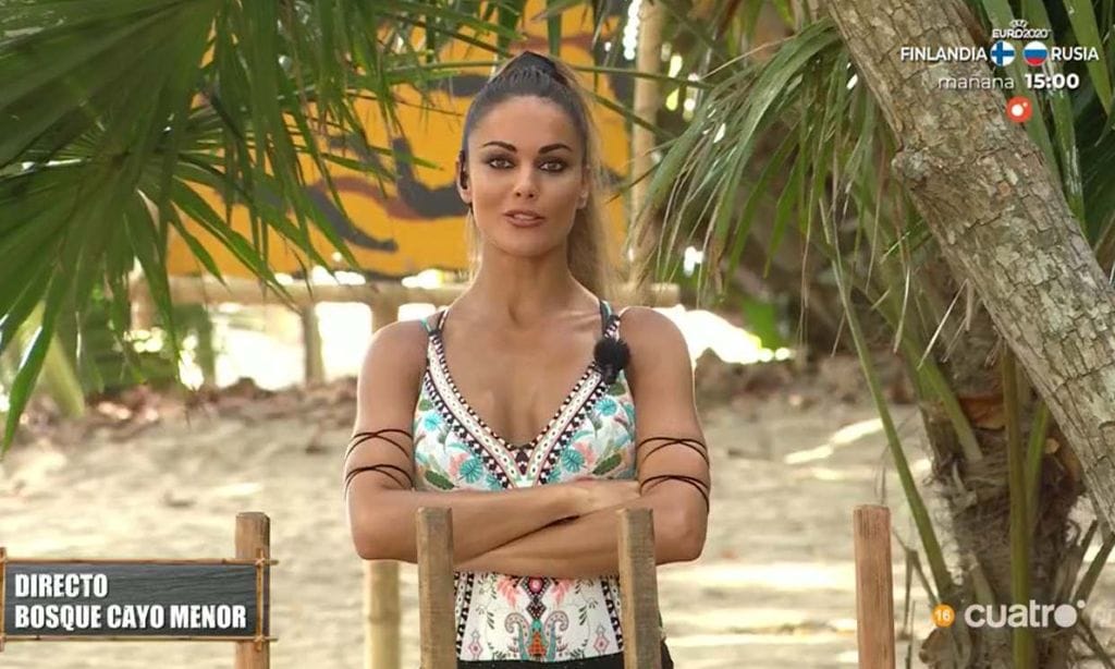Lara Álvarez reflexiona con los concursantes sobre el egoísmo que demuestran en 'Supervivientes'