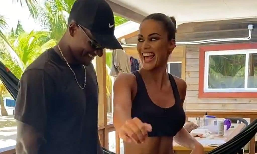 Lara Álvarez cumple con una tradición en Honduras bailando a ritmo caribeño