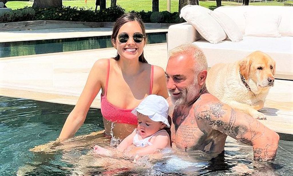 Gianluca Vacchi comparte el primer viaje de Blu Jerusalema... ¡que ya tiene un diente!