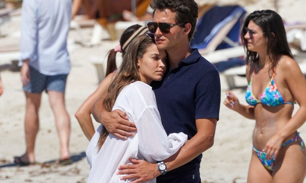 Pepe Barroso y Gara Arias, una pareja 'top' en Ibiza en su primer verano de amor