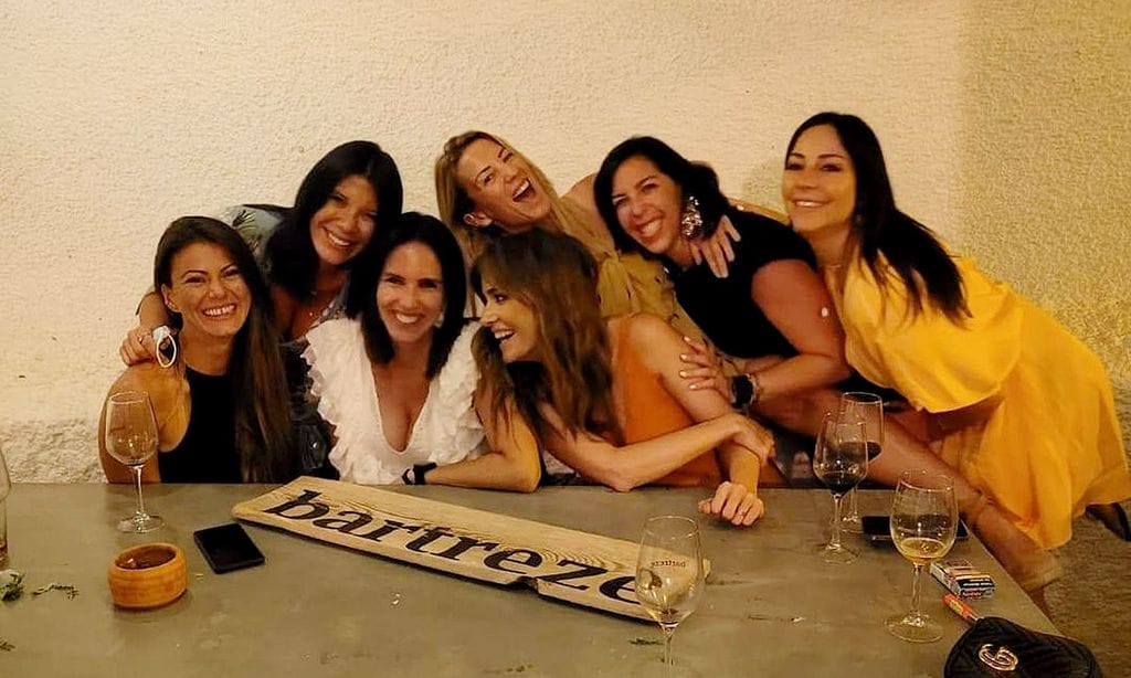 Isabel Jiménez disfruta de su particular paraíso con amigas