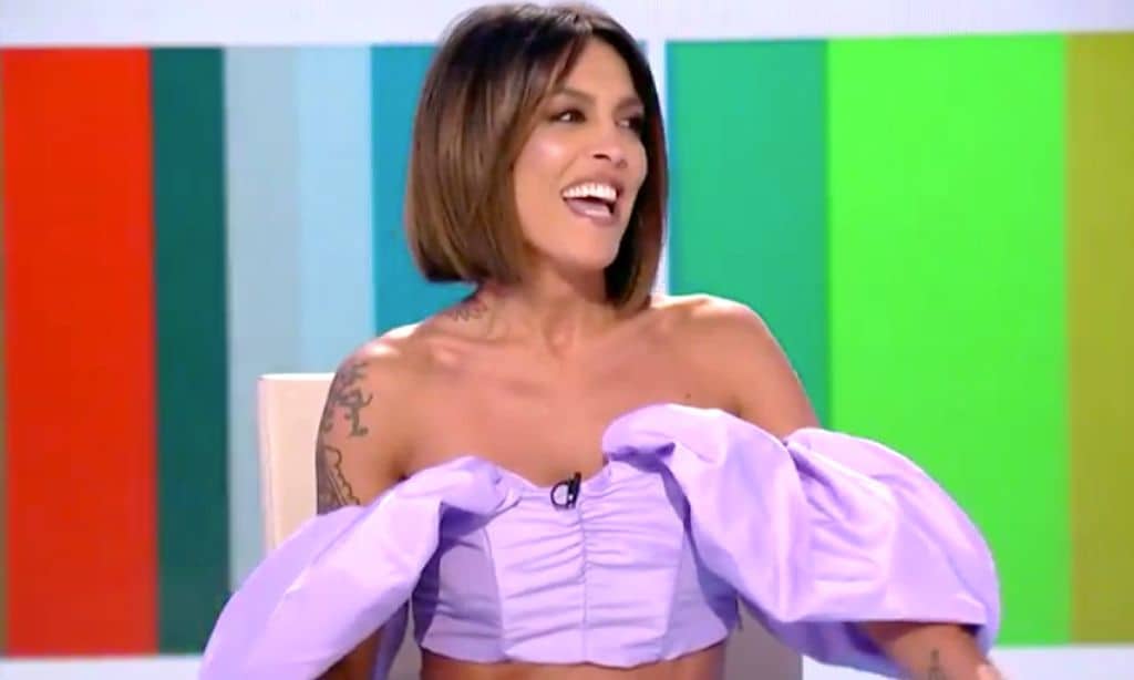 Entusiasmada y con un mensaje para Dani Mateo: el estreno de Lorena Castell como presentadora de 'Zapeando'