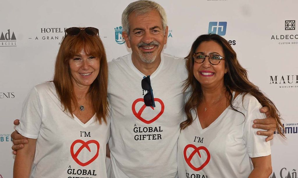 Carlos Sobera afianza su compromiso con la solidaridad junto a su mujer, María Bravo y Julio Baptista