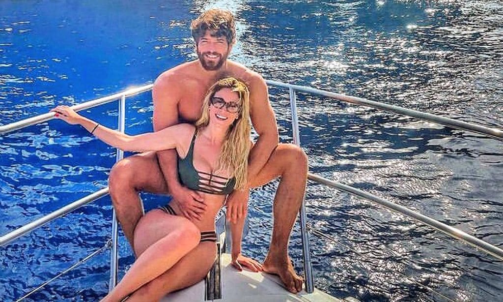 ¡Cuando zarpa el amor! Las idílicas vacaciones de Can Yaman y su novia italiana surcando los mares