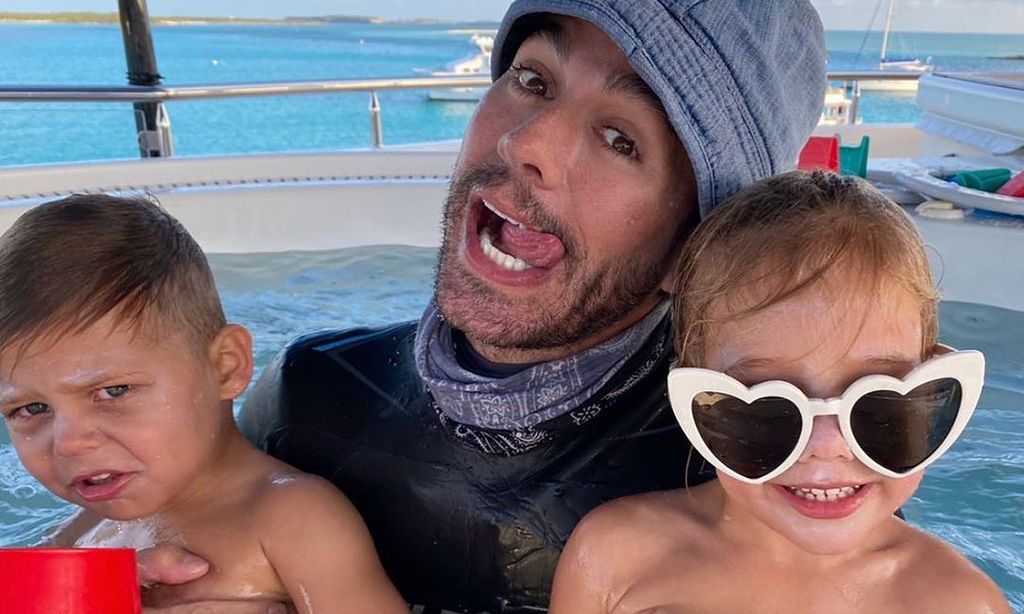 Enrique Iglesias y sus hijos