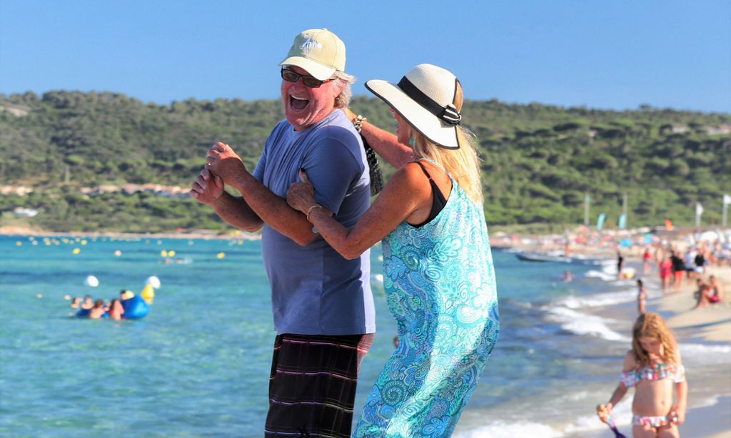Kurt Russell y Goldie Hawn, amor y carcajadas en Saint Tropez 54 años después de conocerse