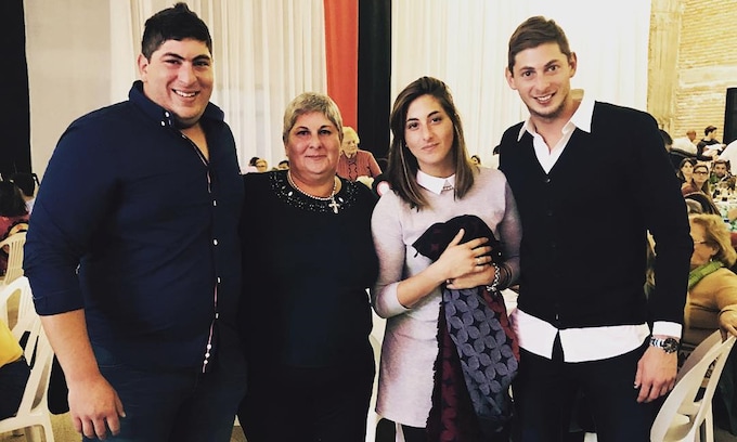 Emiliano Sala y su familia