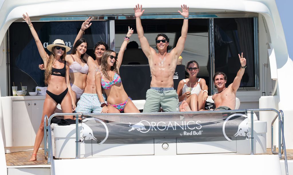 ¡Reunión de 'influencers' en Ibiza! Las divertidas vacaciones de María Pombo y su pandilla
