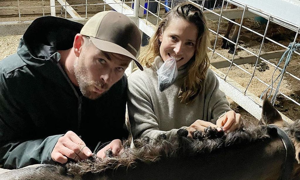 La divertida tarea de Chris Hemsworth y Elsa Pataky antes de la competición hípica de su hija India