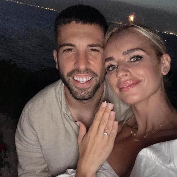 '¡Ha dicho que sí!': Romarey Ventura muestra el espectacular anillo de su compromiso con Jordi Alba