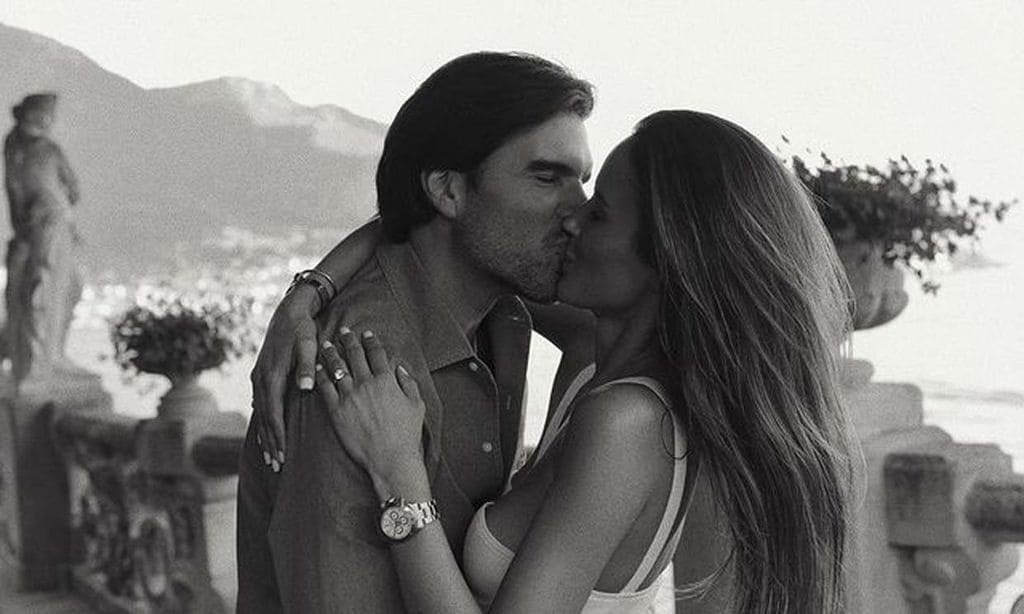 En el Lago Como y con un precioso anillo, la romántica pedida de mano de Alex Rivière
