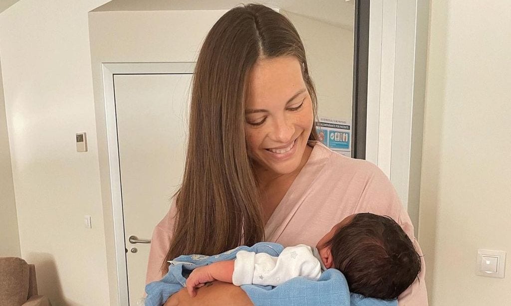 'Me derrito cuando los veo así', Jessica Bueno muestra las primeras imágenes de sus tres hijos