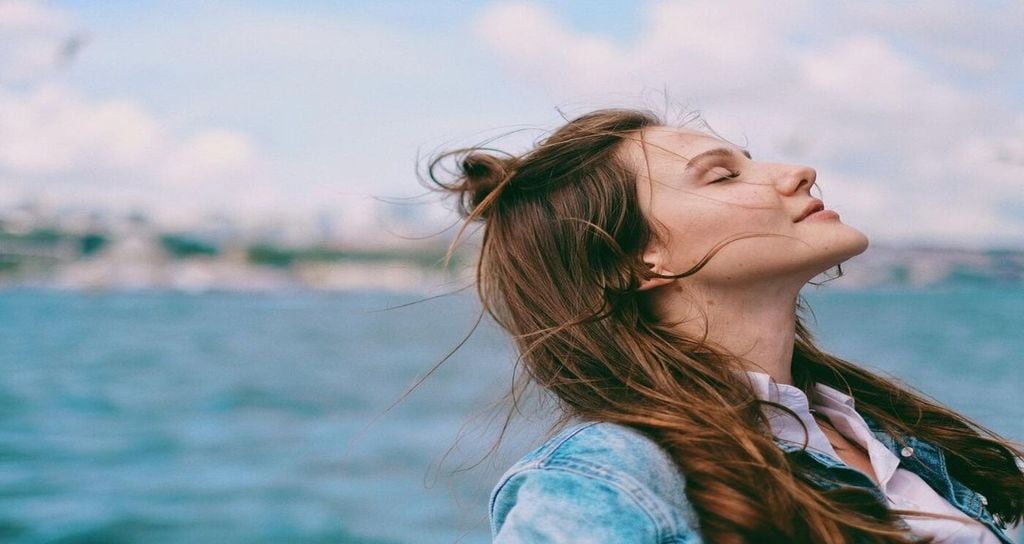 Así es Alina Boz, ídolo juvenil y protagonista de la nueva serie turca ‘Paramparça: vidas cruzadas’