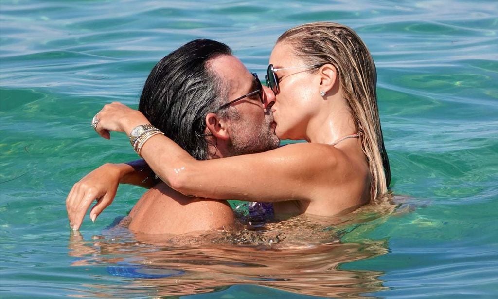 Sylvie Meis y Niclas Castello dan rienda suelta a su pasión en Saint-Tropez