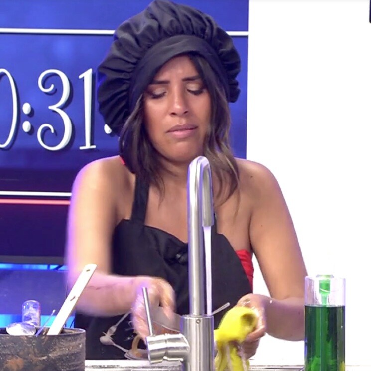 Isa Pantoja no puede contener las lágrimas al hablar de su madre en 'La última cena'