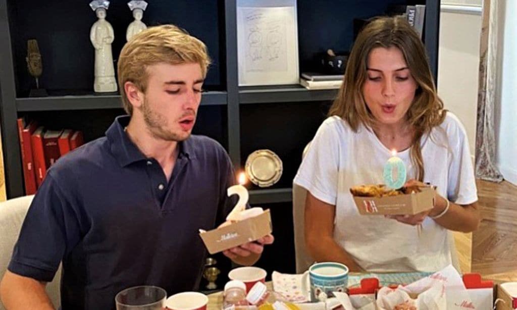 Amina y Luis Martínez de Irujo cumplen 20 años y lo celebran con una comida familiar junto a su madre