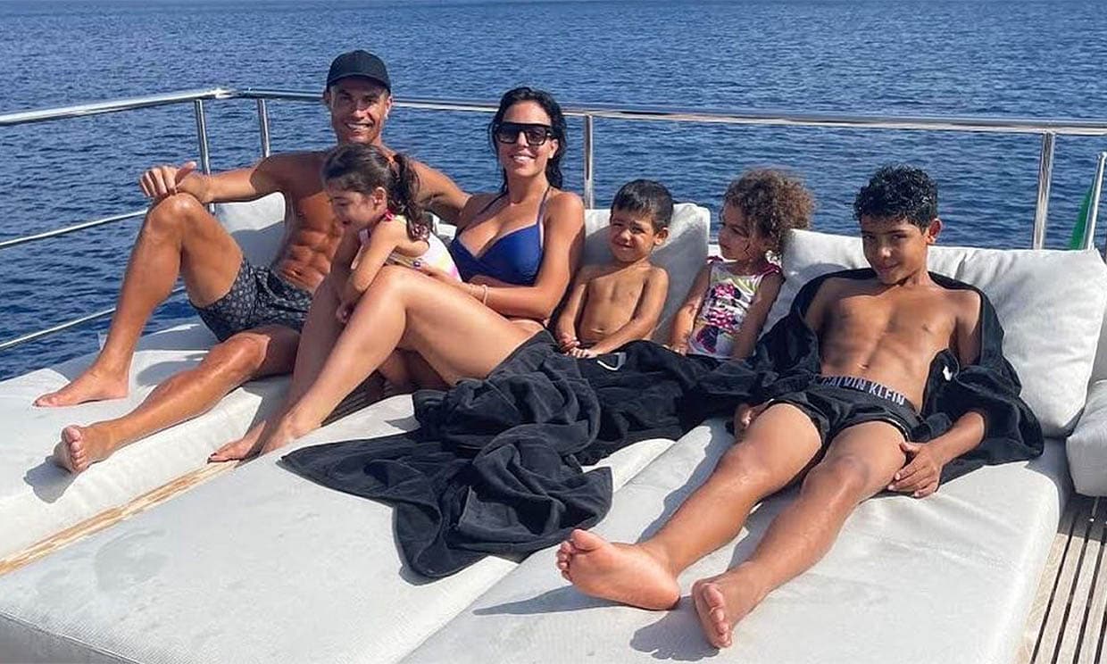 Georgina Rodríguez, Cristiano Ronaldo y sus hijos