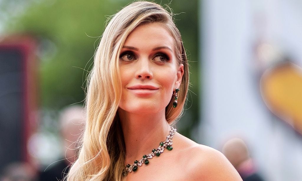 Un gran diamante esmeralda con rubíes, el espectacular anillo de compromiso de Lady Kitty Spencer