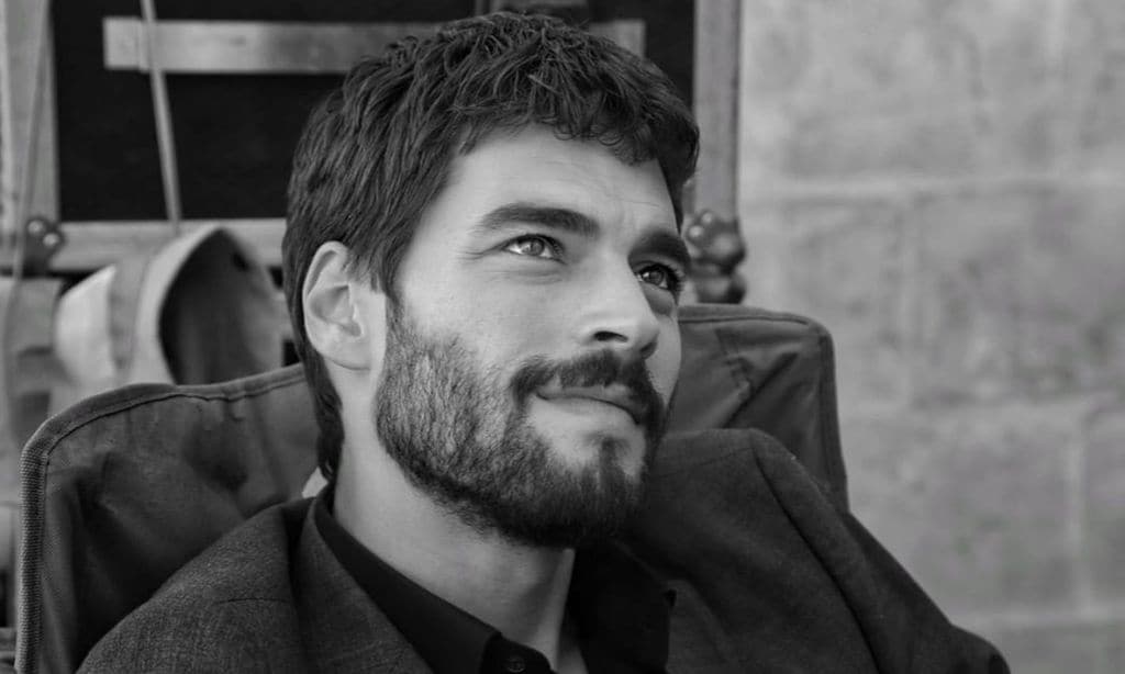 Conoce a Akin Akinözü, el irresistible protagonista de 'Hercai'