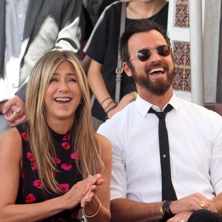Jennifer Aniston muestra su buena relación con Justin Theroux con unos divertidos mensajes de cumpleaños