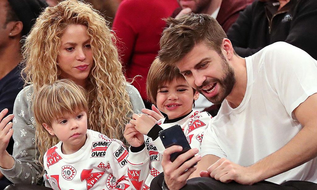 Gerard Piqué, Shakira y sus hijos
