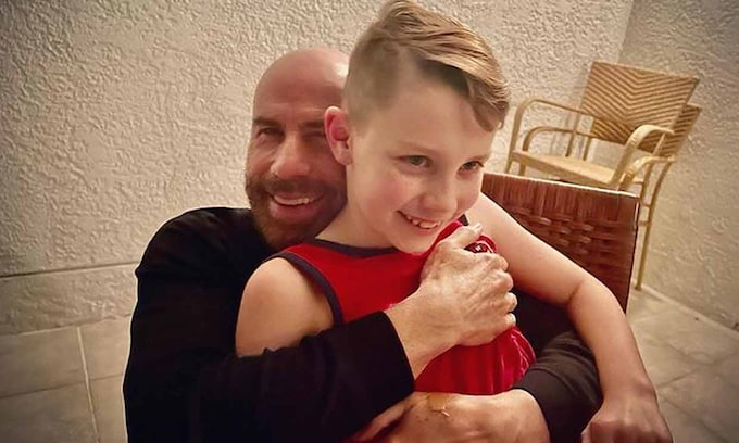 John Travolta con su hijo Benjamin, de 10 años