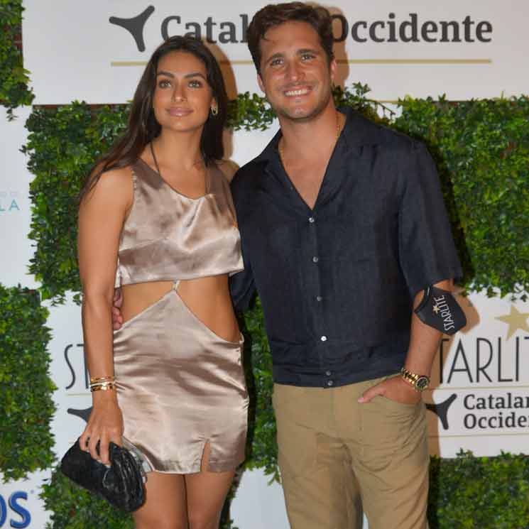 Diego Boneta y su novia, Renata Notni, pasean su amor por Marbella