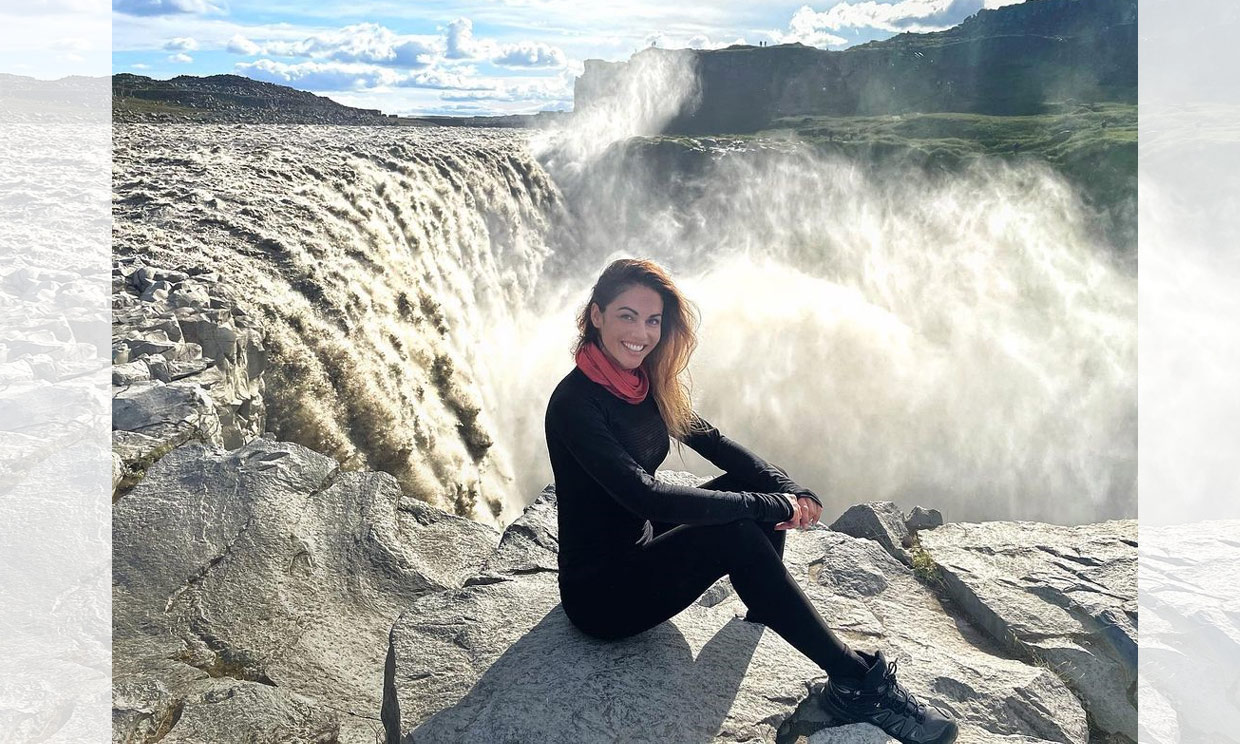 De la playa a los glaciares: Lara Álvarez desvela con quién se ha ido de viaje