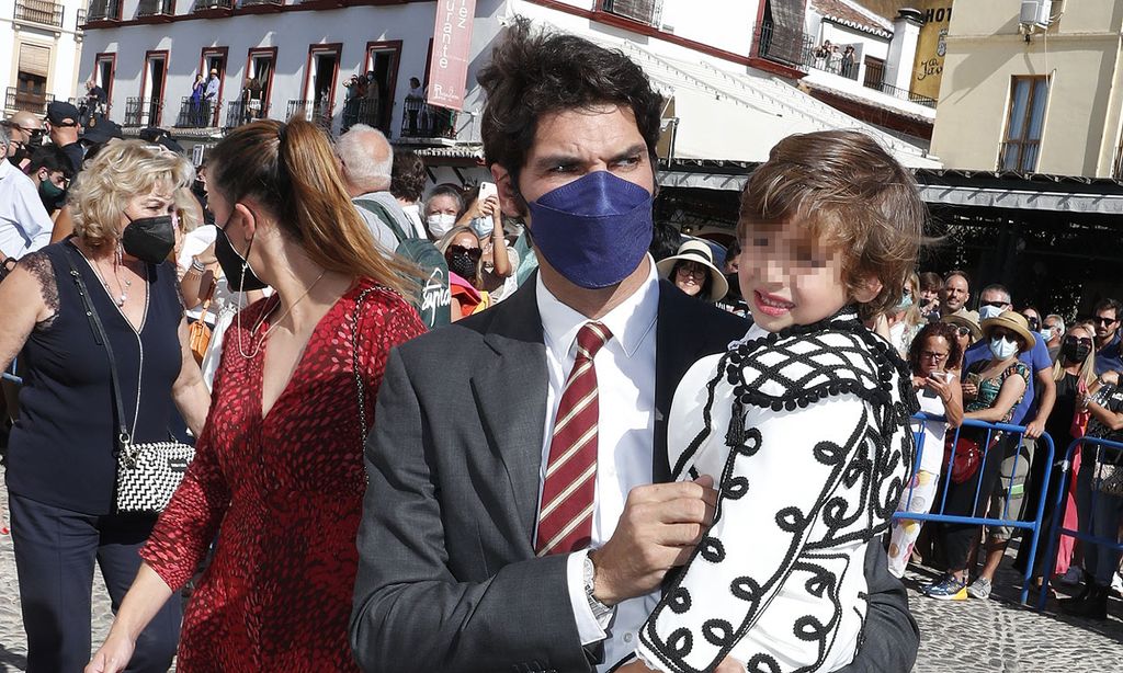 El mensaje de Cayetano Rivera a su sobrina antes de disfrutar en la plaza con su 'minitorero'
