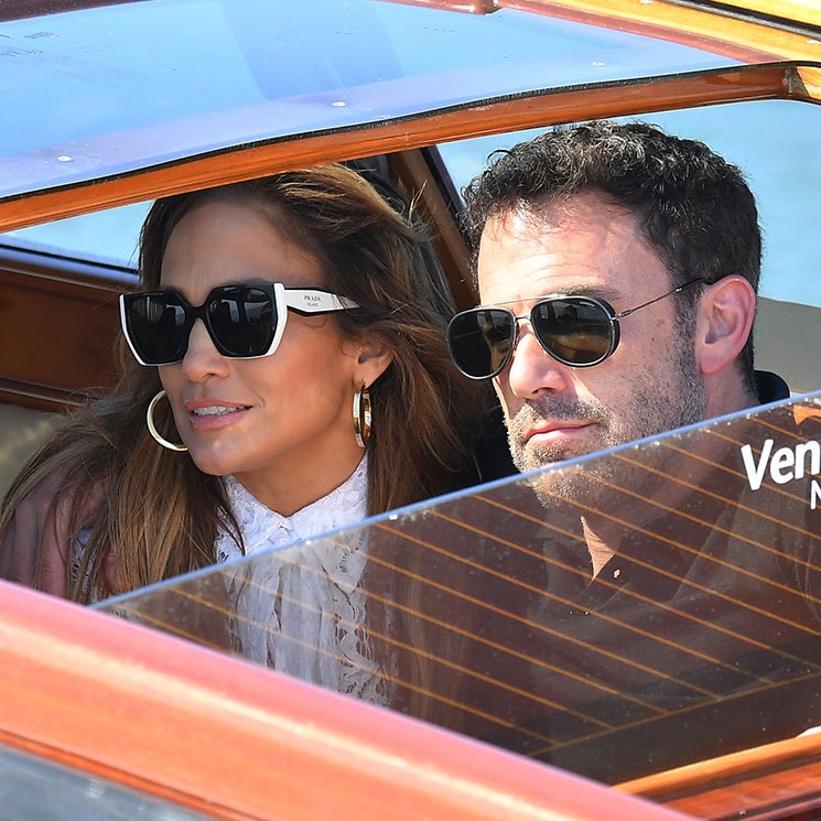 Jennifer Lopez y Ben Affleck desembarcan en Venecia en medio de una gran expectación