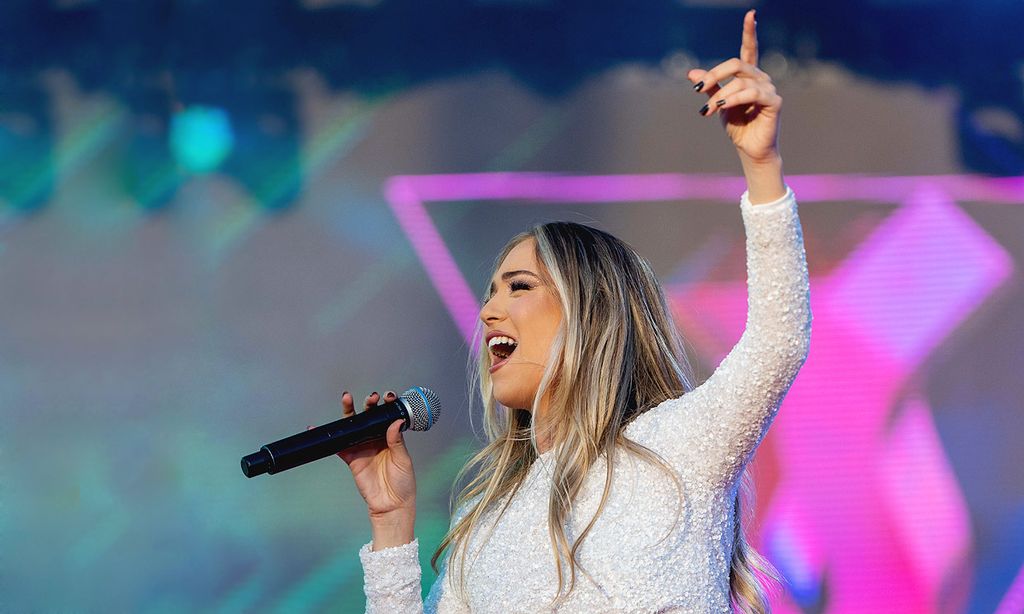 Ana Mena, la artista del momento, nos cuenta cómo es su día a día en plena gira